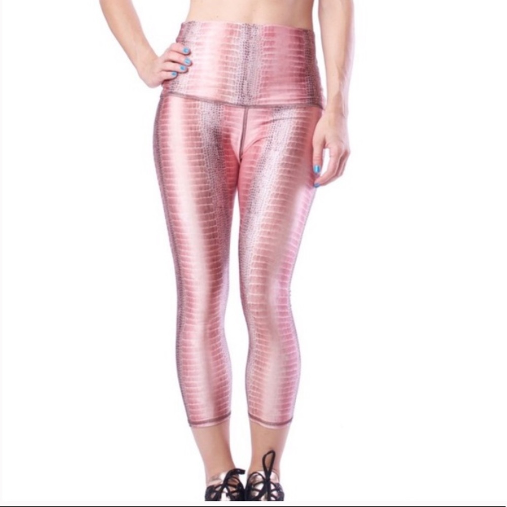 Emily Hsu capri leggings